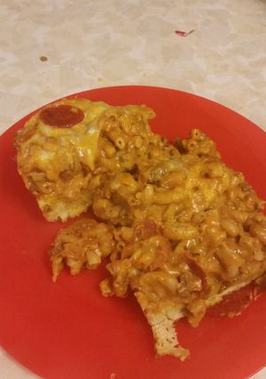 A picture of Pizza macaroni casserole.