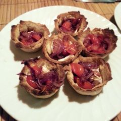 A picture of Goats cheese tarts.