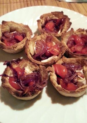 A picture of Goats cheese tarts.