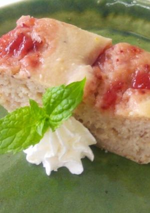 A picture of 3 Ingredient Low-Cal Strawberry Jam Cake.