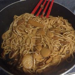 A picture of Vegetable Lomein.