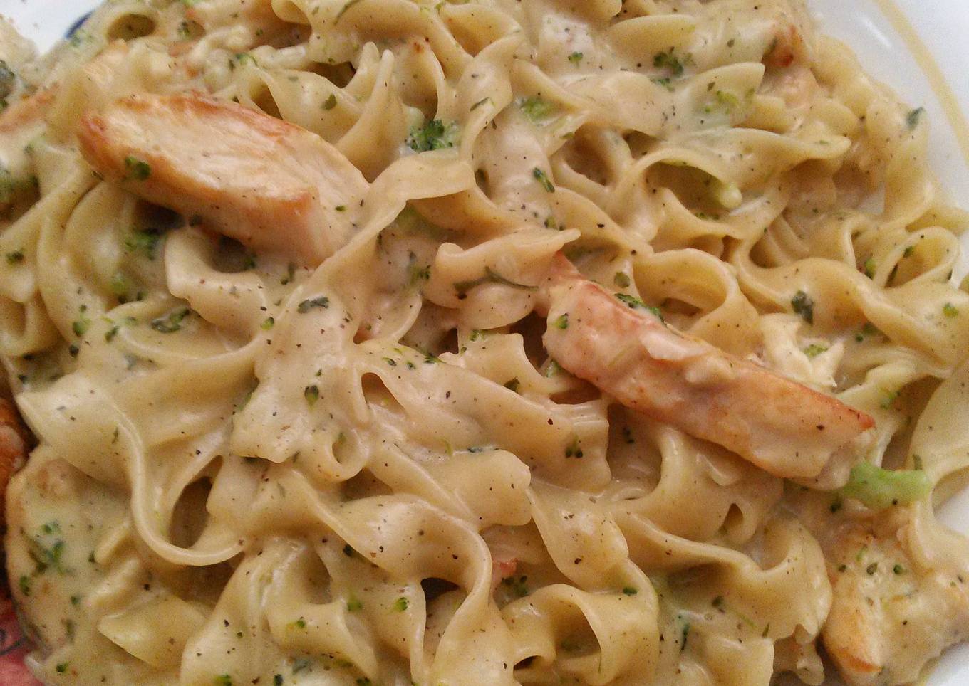 chicken and broccoli Alfredo