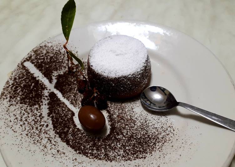 Tortino al cioccolato  mandorle e rhum