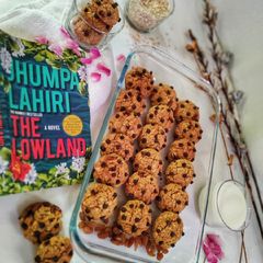A picture of Oatmeal raisin cookies🍪.