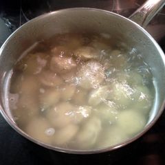 A picture of Pelmeni.