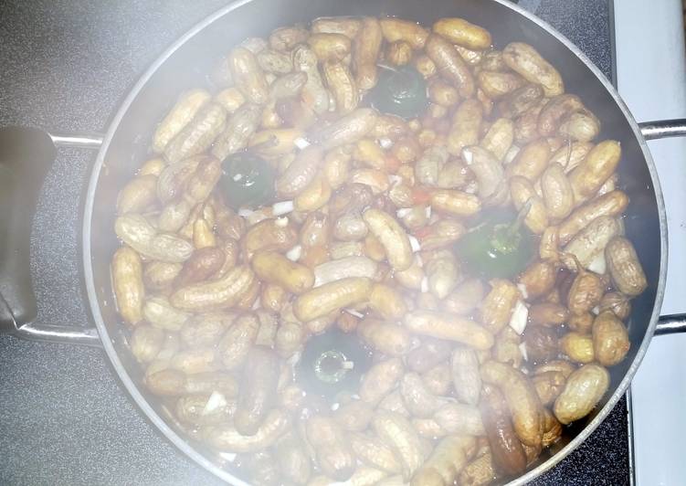 Florida boiled peanuts