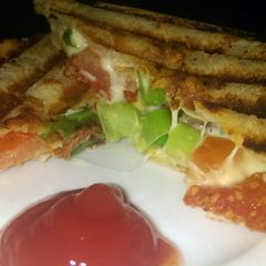 A picture of Mandys pepperoni n cheese toastie.