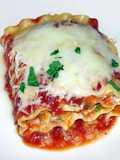 Hamburger pepperoni mushroom spinach lasagna rolls