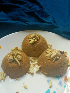A picture of Kutchi adadiya.