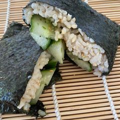 A picture of Sushi onigirazu (sushi sandwich).