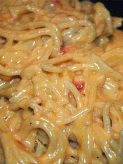 A picture of Extra cheesy chicken spaghetti.