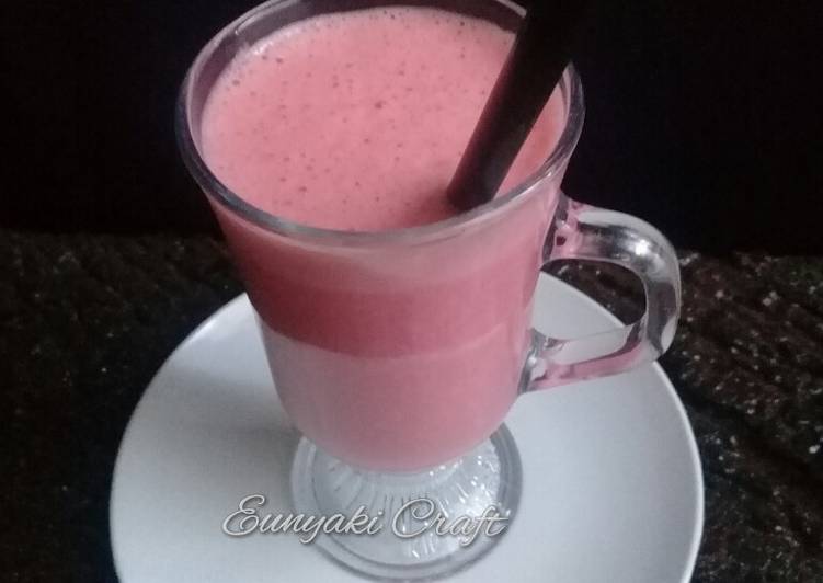 Easiest Way to Prepare Award-winning Strawberry Banana Smoothie