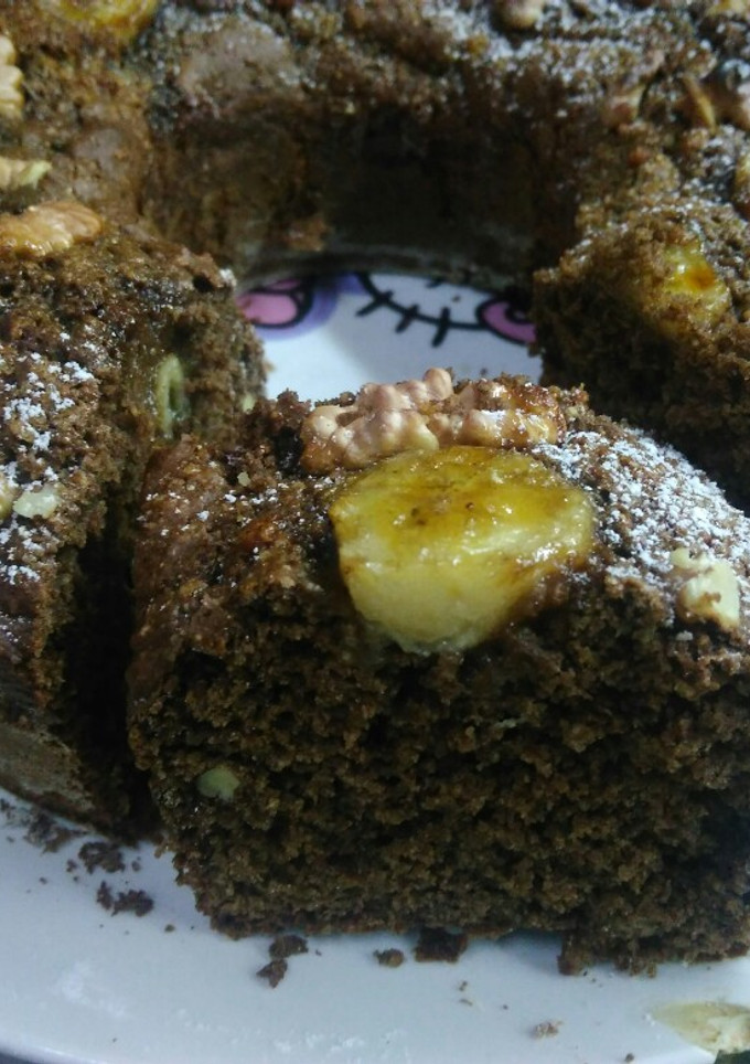 Una foto de Torta íntegral de banana y cacao 🍌🍫