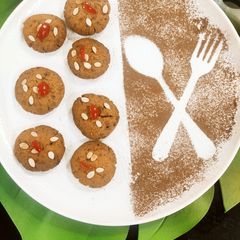 A picture of Jowar cookies.