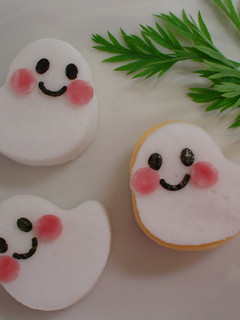 A picture of Halloween Character Bento Ghosts.