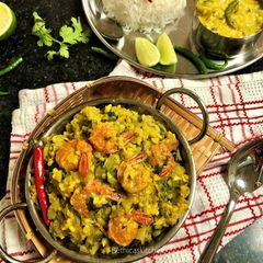 A picture of Bhaja Muger Dal diye Lau Chingri (Bottle Gourd & Prawns cooked with Roasted Moong Dal).