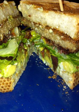 A picture of vhawks Bacon blue, w/ avo sandwich.