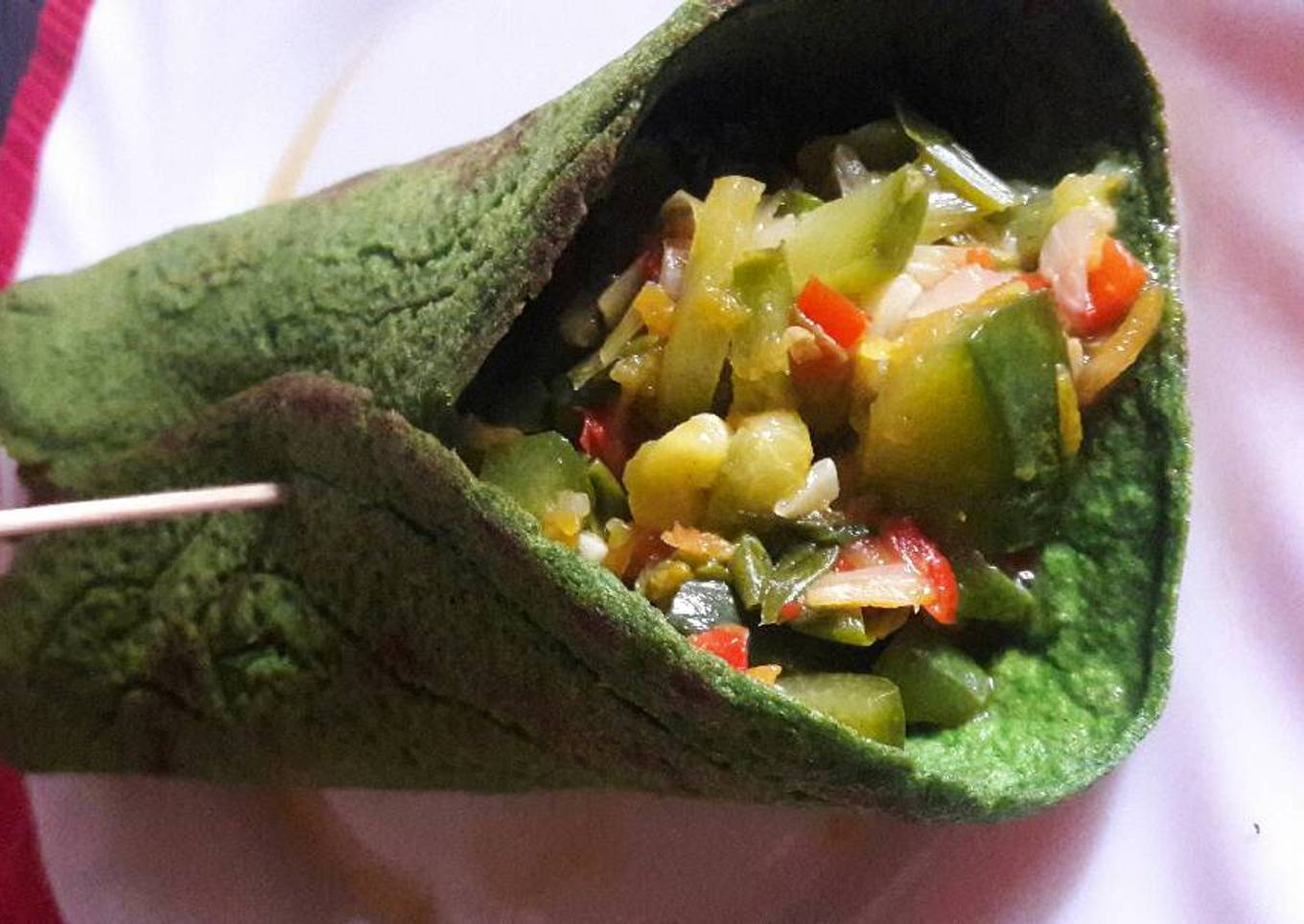 Panqueque de espinaca con verduras salteadas (sin tacc)