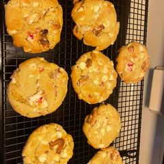 A picture of White chocolate peppermint pretzel cookies.