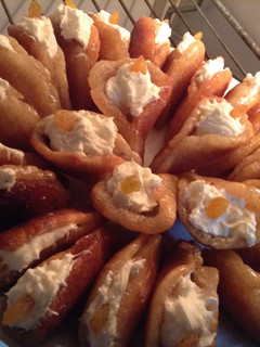 A picture of Qatayef With Cream.