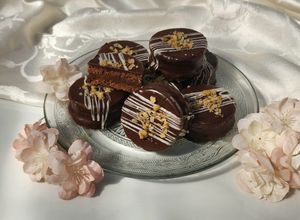 Una foto de ❤️ Alfajores de nuez de Marce ❤️