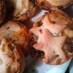 A picture of Mini taco pies.