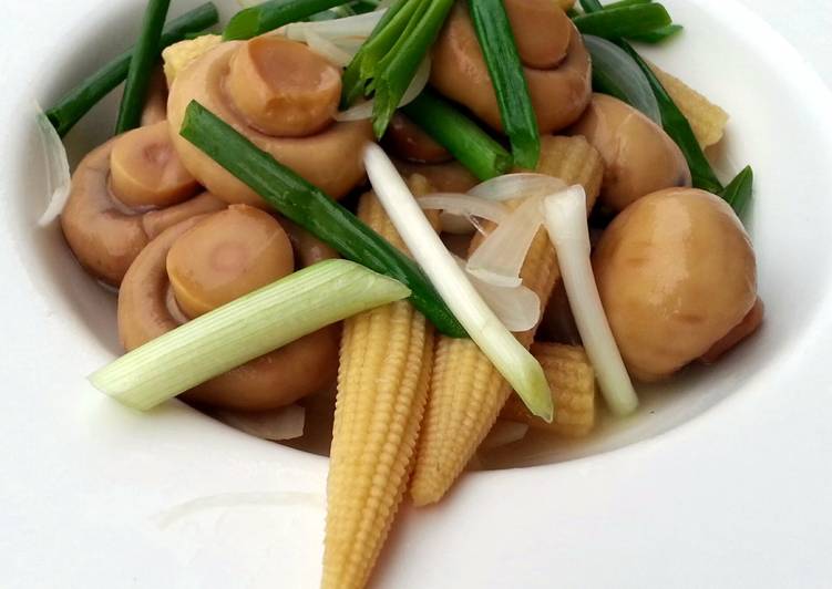 Baby Corn And Button Mushroom