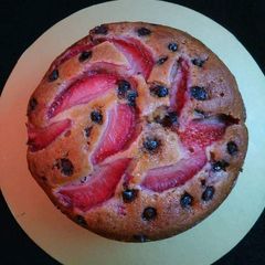 A picture of Strawberry Chocolate Chips Cake.