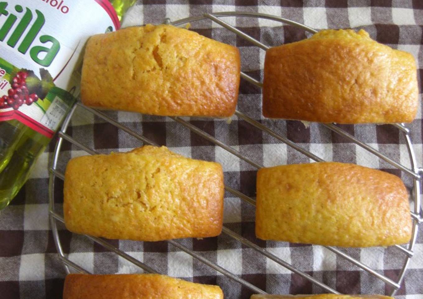 Carrot cake with whole carrots