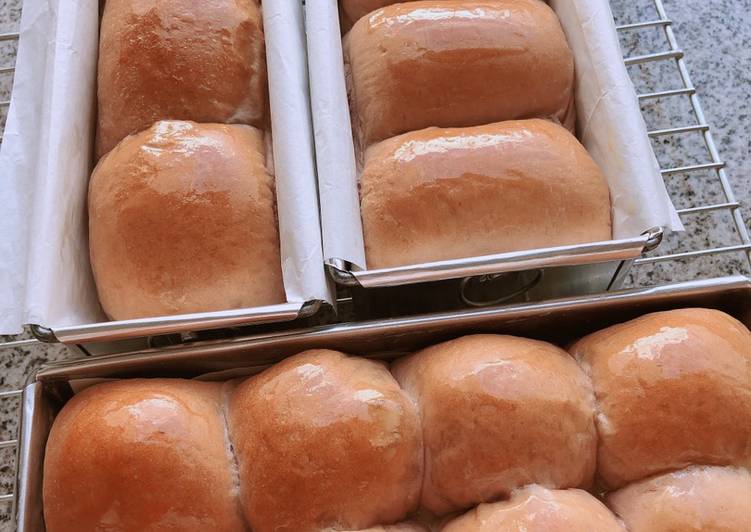 Roti sobek ubi ungu (taro milk bread)