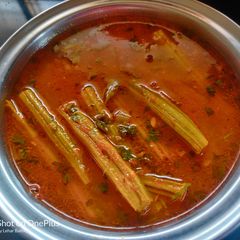 A picture of Drumstick curry.