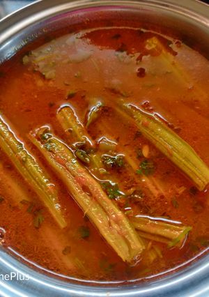 A picture of Drumstick curry.