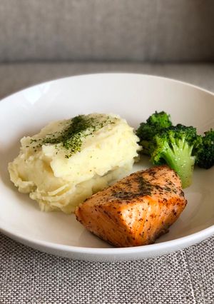 Foto resep Mashed Potato, Salmon, Brokoli ala Ikea
