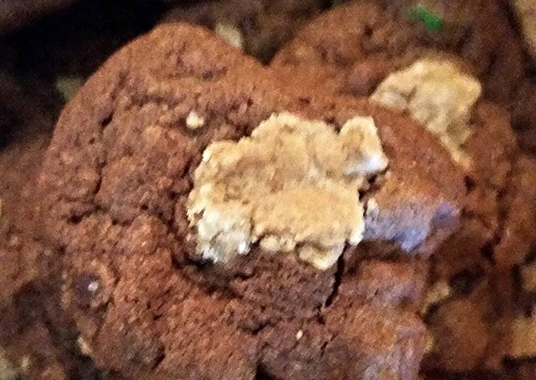 Recipe of Speedy Chocolate Peanut Butter Super Cookies