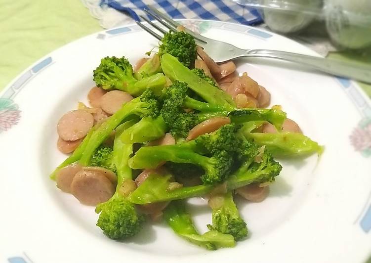 Resep Tumis brokoli sosis bawang putih, Lezat Sekali