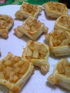 A picture of Tiny Apple Pies.