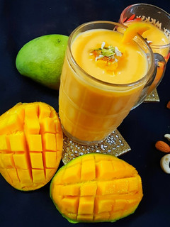 मैंगो शेक (mango shake Recipe In Hindi) रेसिपी मुख्य फोटो