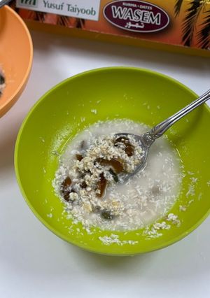 Gambar Oat Mix dengan Kurma