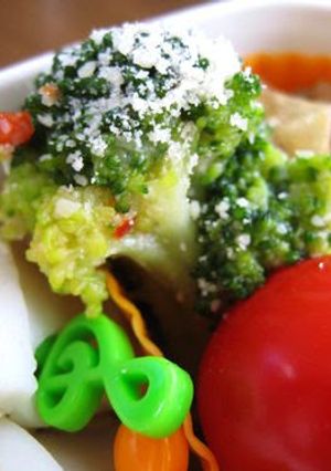 A picture of Broccoli with Sweet Chili Sauce.