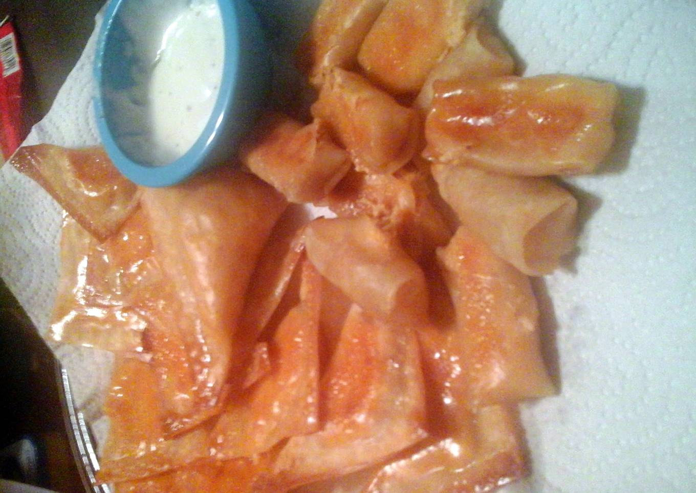 Buffalo chicken wontons