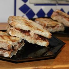 A picture of Tunna and bacon grilled sandwich.