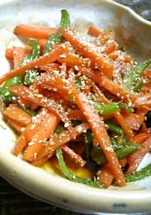 A picture of Easy Kinpira with Carrot and Bell Peppers!.