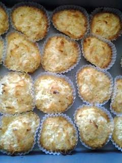 A picture of Delicious Coconut Macaroon.