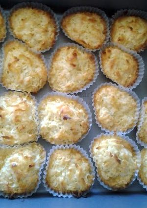 A picture of Delicious Coconut Macaroon.