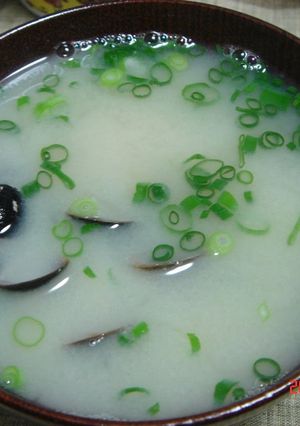 A picture of Delicious Shijimi Clam Miso Soup.