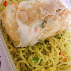 A picture of Noodles and egg.