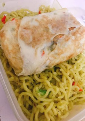 A picture of Noodles and egg.