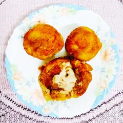 A picture of Chocolate Icecream Bonda.