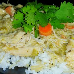 A picture of Mike's Green Chilie Chicken Sauce.
