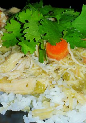 A picture of Mike's Green Chilie Chicken Sauce.